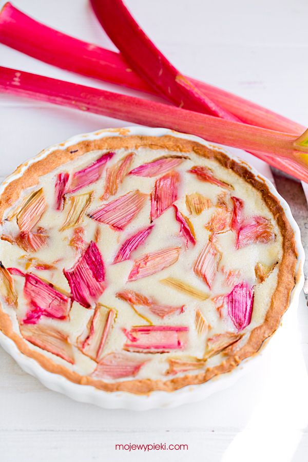Roasted rhubarb tart