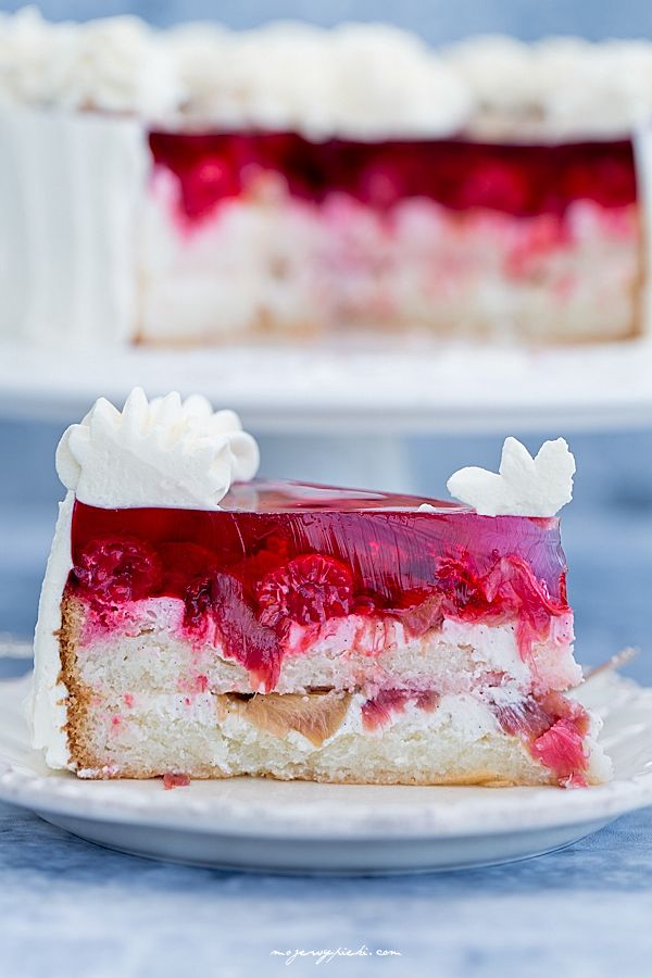 Yoghurt cake with rhubarb and raspberries