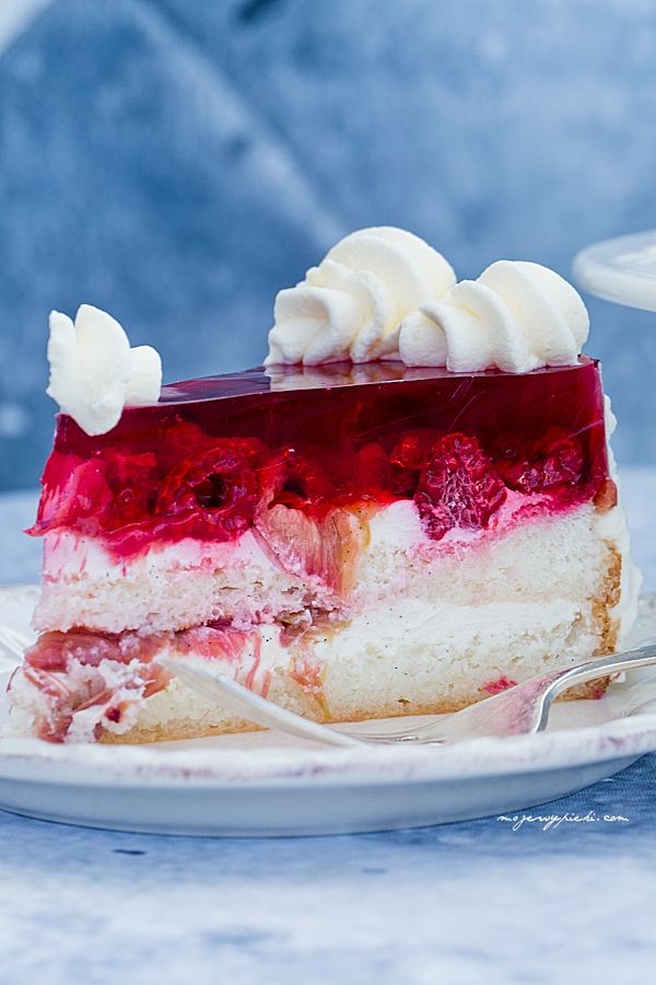 Yoghurt cake with rhubarb and raspberries