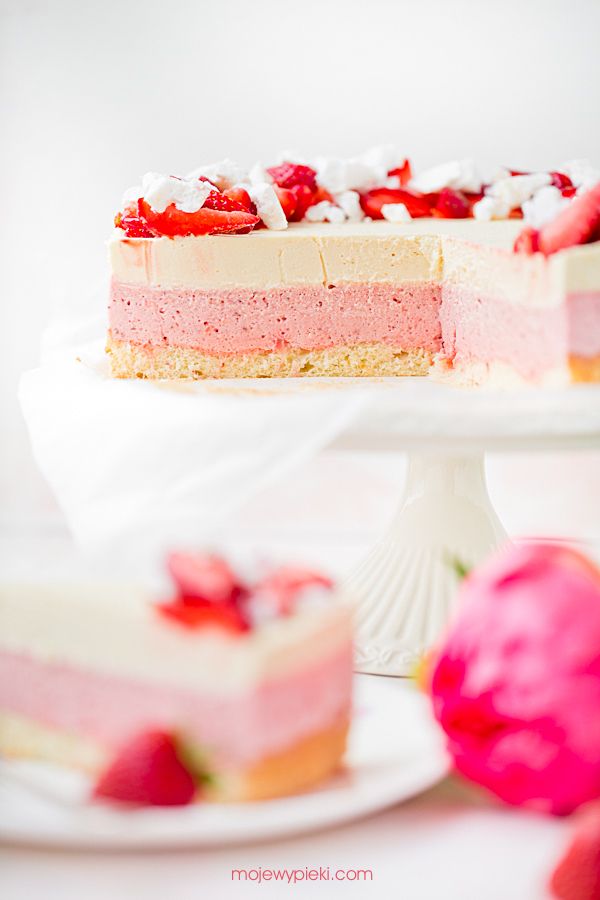 Strawberry and lemon mousse cake