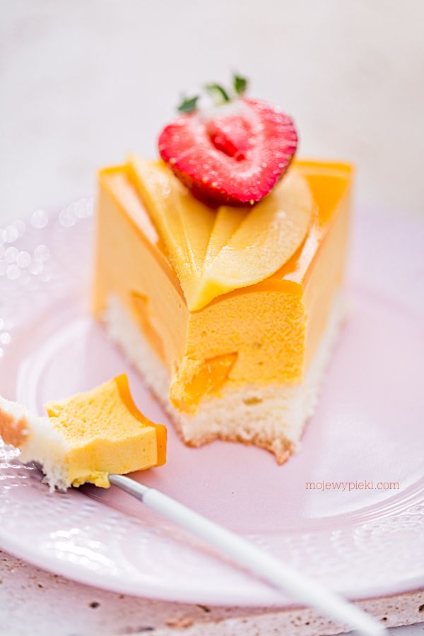 Mango mousse cake