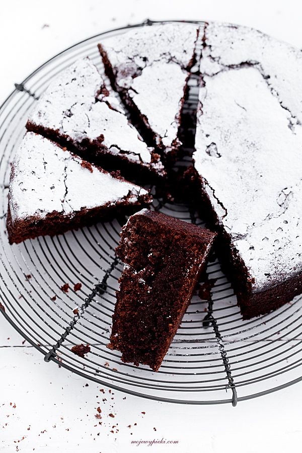 Torta Caprese – flourless chocolate and walnut cake