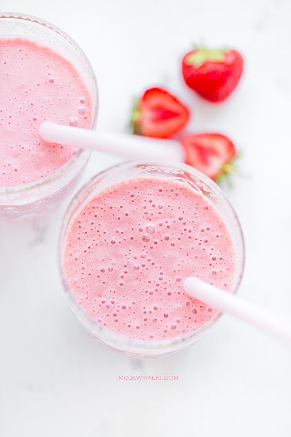 Strawberry lassi 