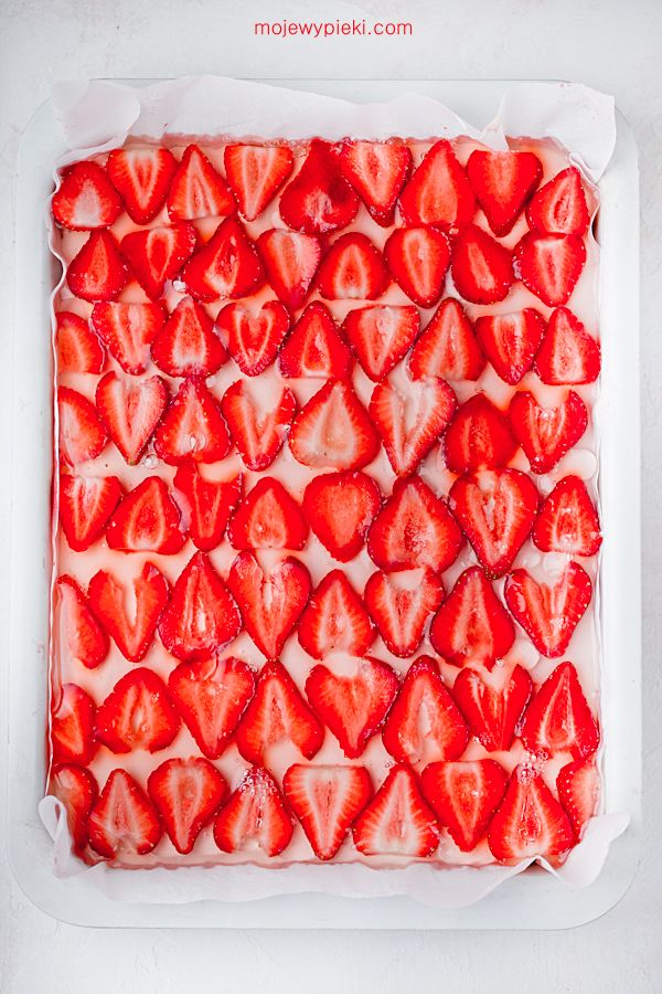 Strawberry Fluff no-bake cheesecake