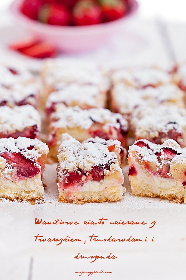 Vanilla crumb cake with sweet cheese filling and strawberries