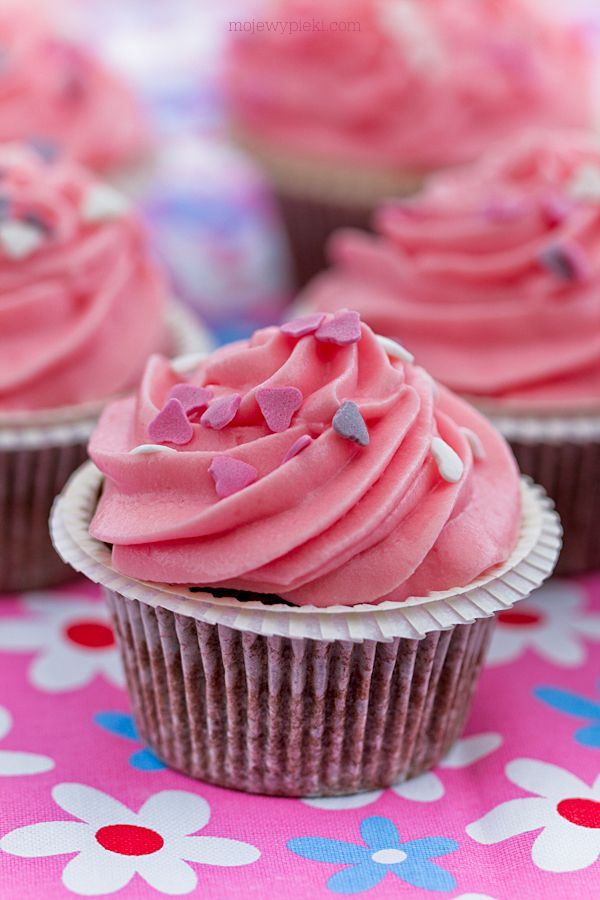 Birthday chocolate cupcakes with pink cream