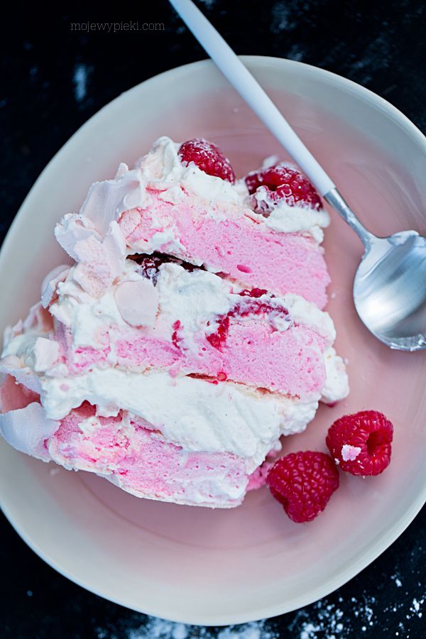 Valentine’s Day meringue cake