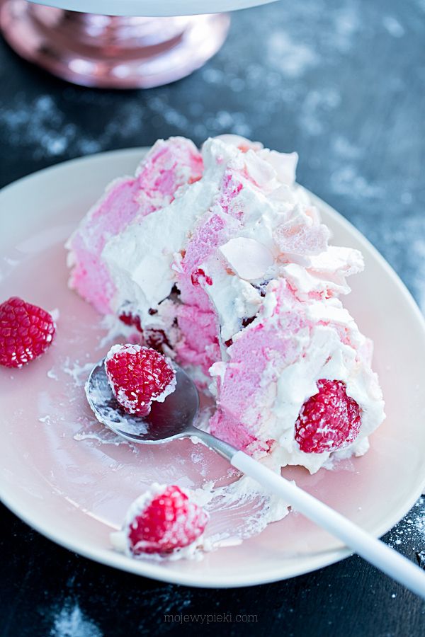 Valentine’s Day meringue cake