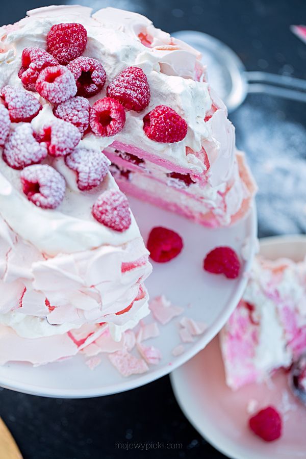 Valentine’s Day meringue cake
