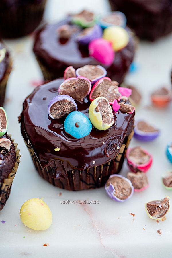 Chocolate Easter cupcakes