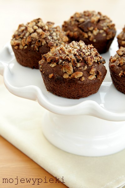 Brownie muffins with pecans