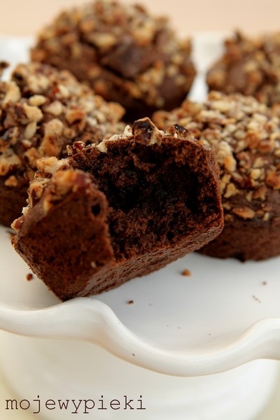 Brownie muffins with pecans