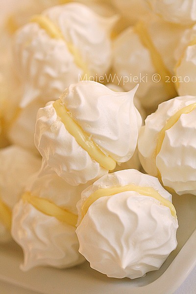 Lemon meringues