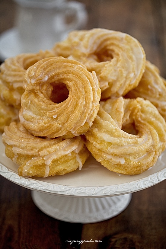 Polish choux pastry doughnuts