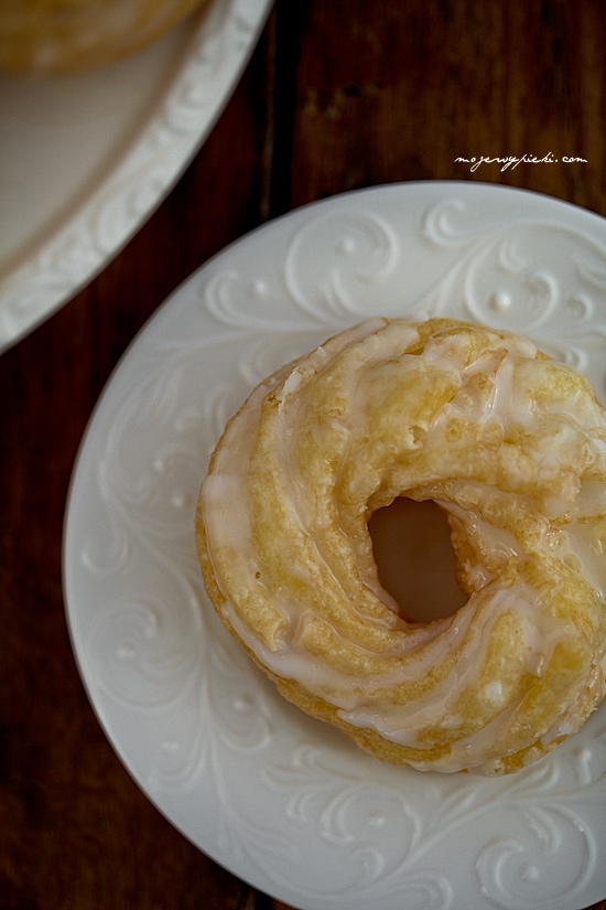 Polish choux pastry doughnuts
