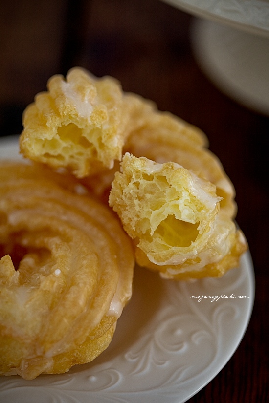 Polish choux pastry doughnuts