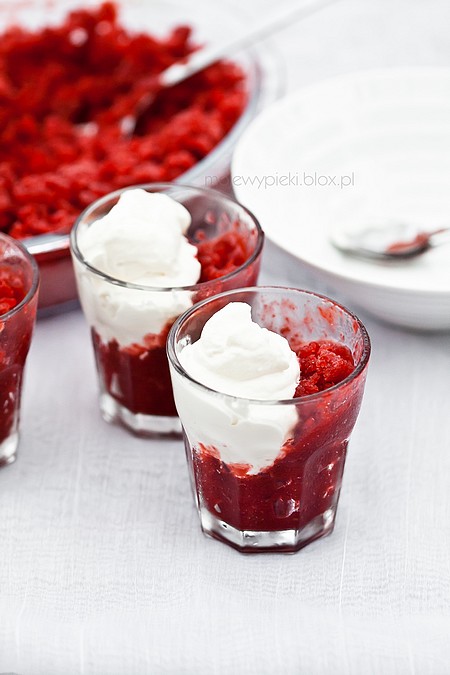 Strawberry granita (with wine)