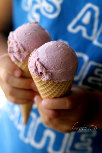 Blackberry ice cream