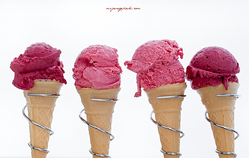 Redcurrant and blackcurrant ice cream