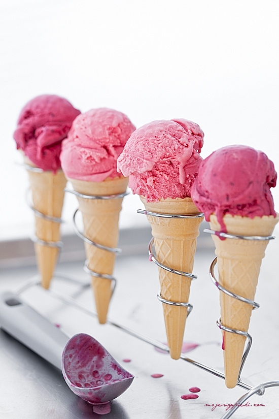 Redcurrant & blackcurrant ice cream