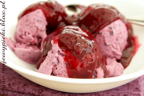 Summer fruit ice cream