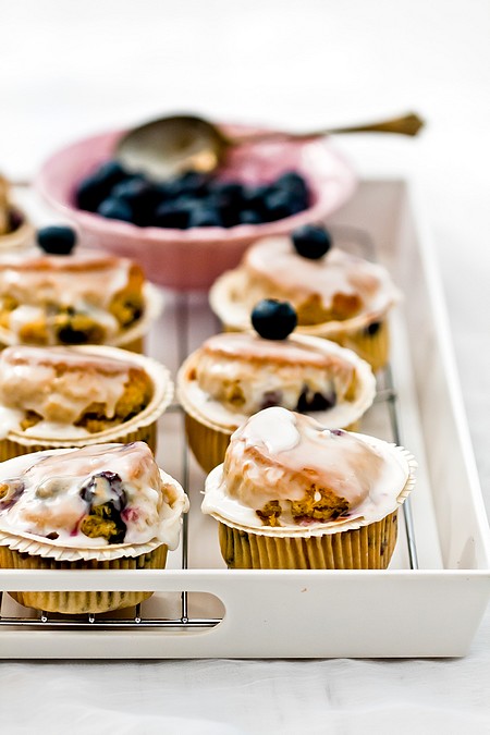 Blueberry muffins with lemon glaze