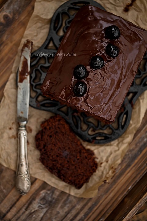 Chocolate and sour cherry cake