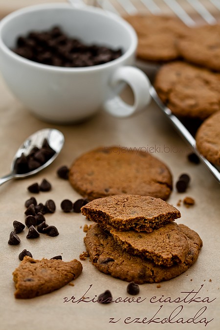 Spelt chocolate chip cookies