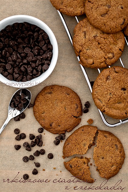 Spelt chocolate chip cookies