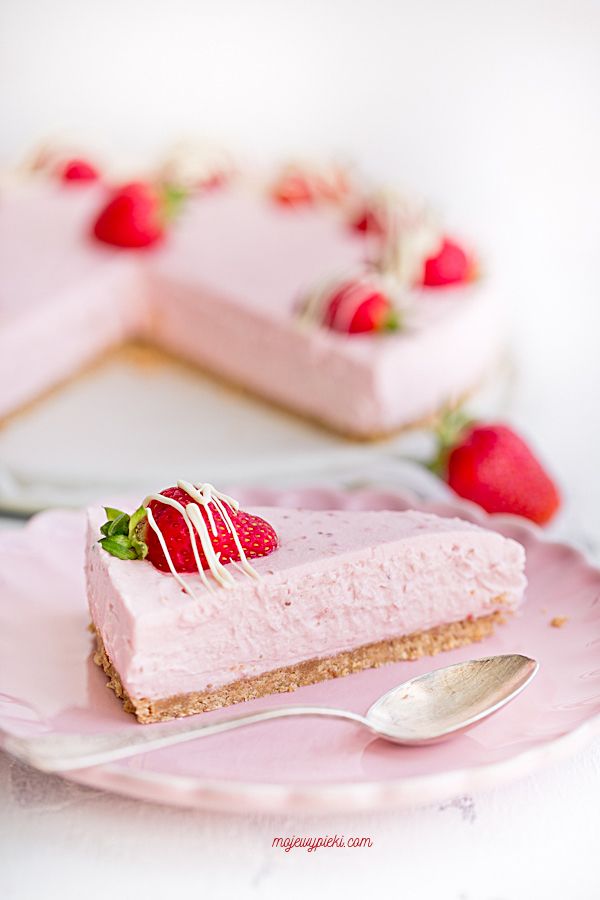 Strawberry & white chocolate mousse cheesecake