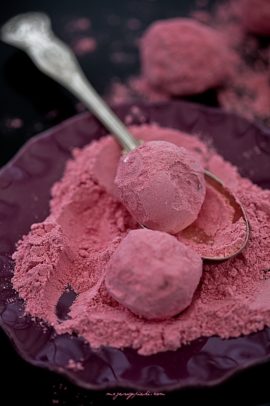 Chocolate truffles in fruit powder