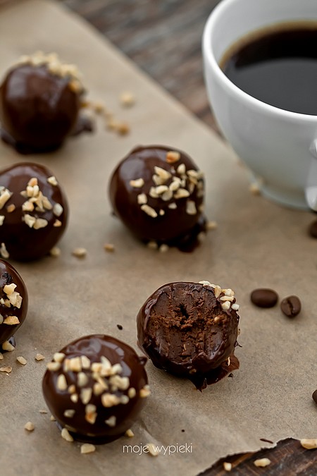 Mascarpone coffee truffles
