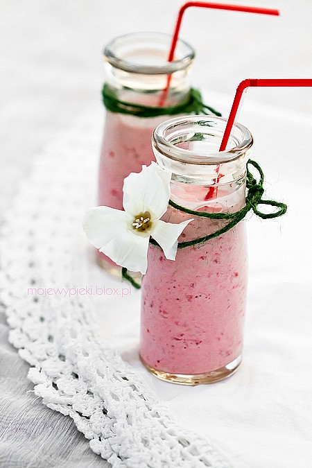 Strawberry milkshake
