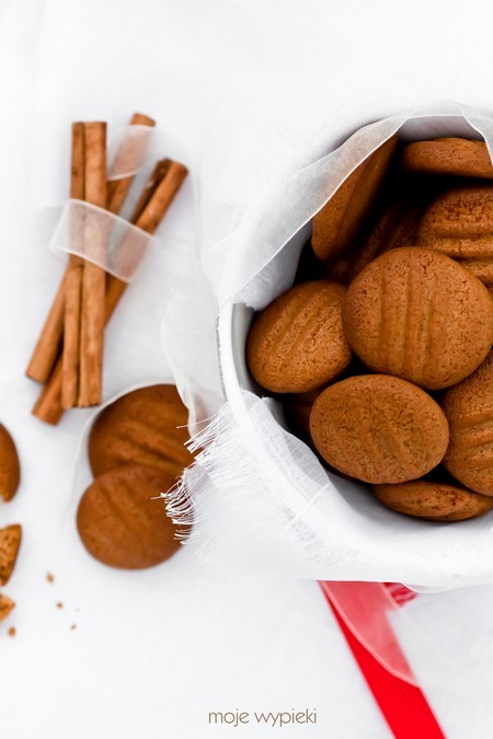 Golden cinnamon cookies