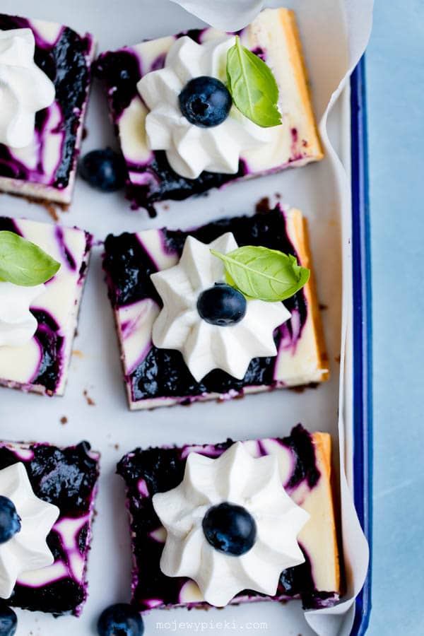 Blueberry swirl cheesecake