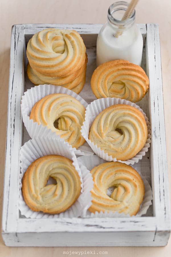 Butter ring cookies