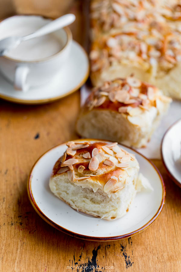 Buns with Marzipan Filling