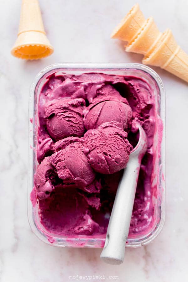 Blueberry ice cream