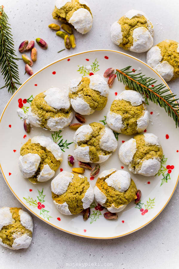 Pistachio crinkle cookies