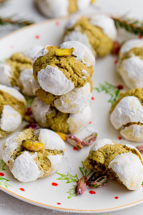 Pistachio crinkle cookies