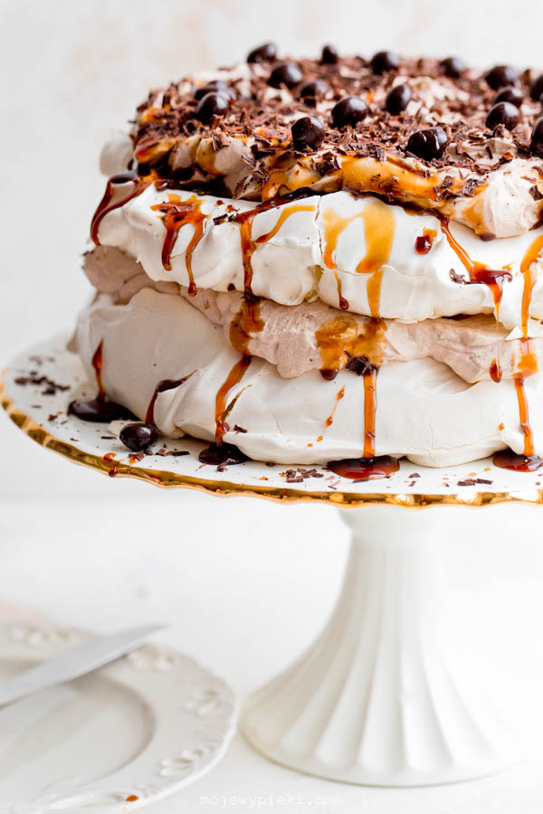 Espresso Martini Meringue Cake