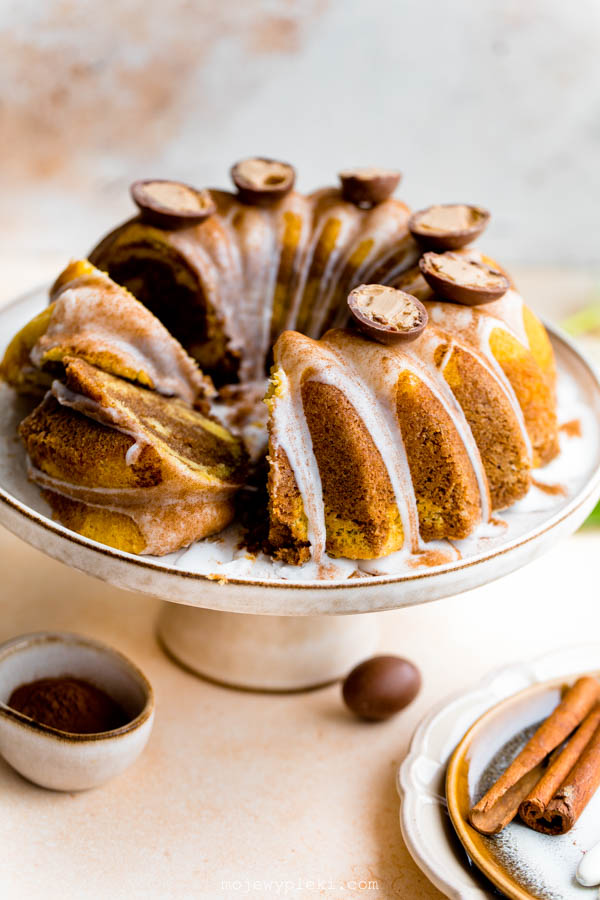 Cinnamon swirl bundt cake