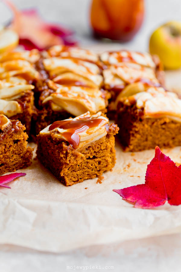 Pumpkin, apple and caramel cake