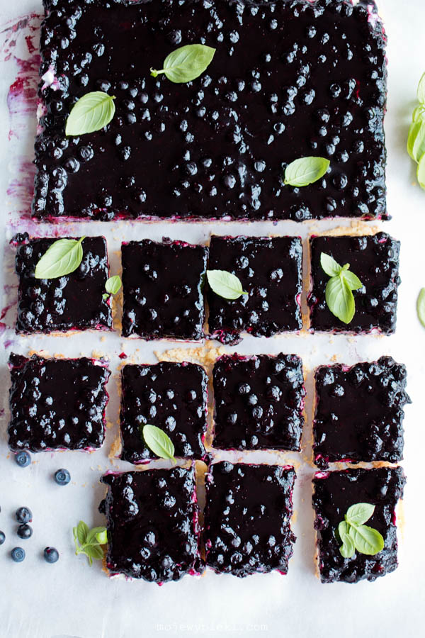Blueberry slice with custard