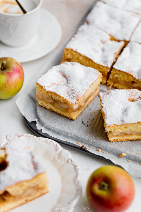 Easy Poured Apple Cake