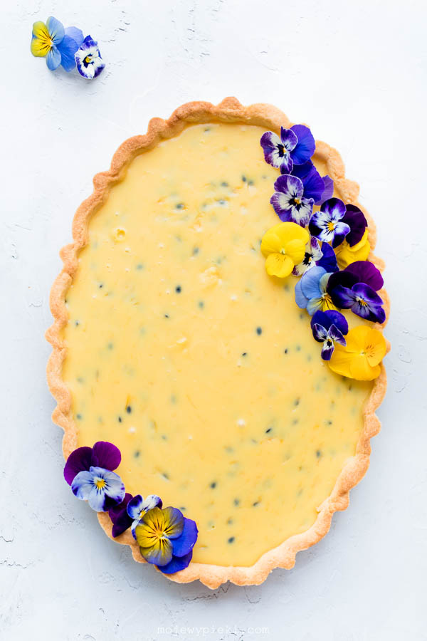 Passion fruit mazurek