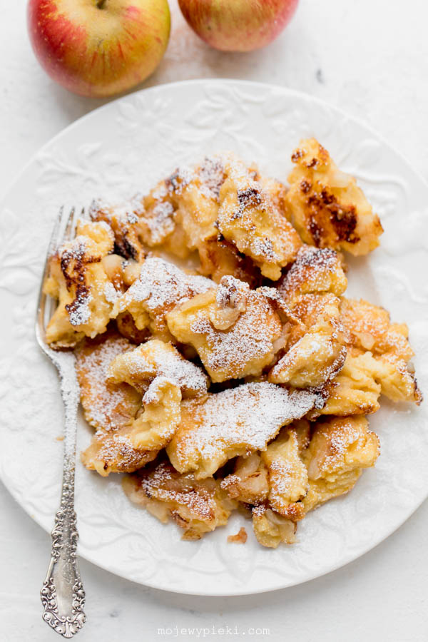 Kaiserschmarrn with apples