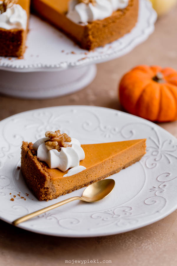 Pumpkin cheesecake pie