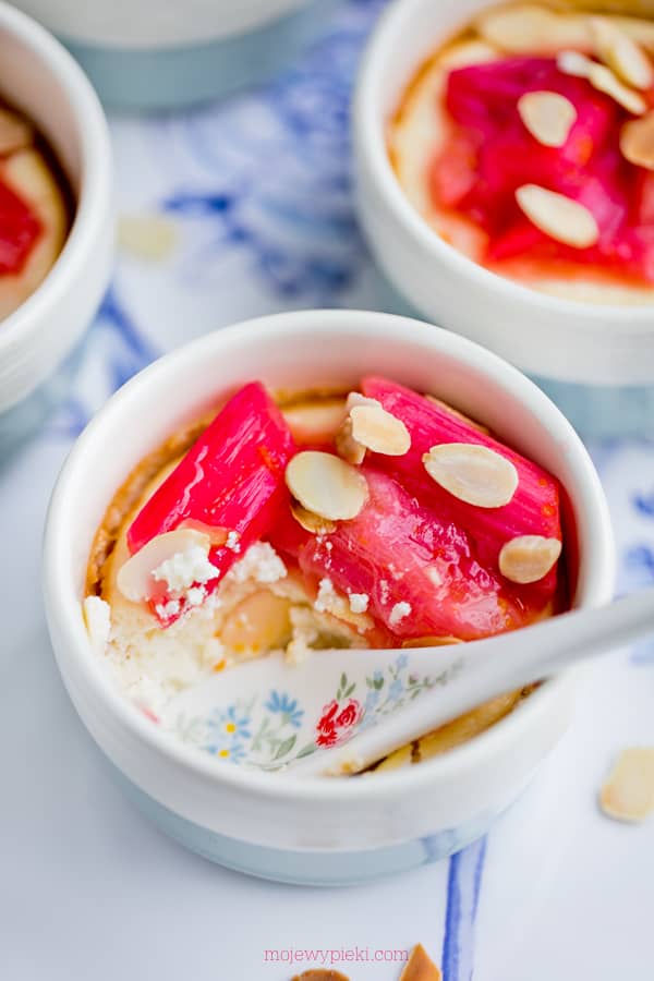 Ricotta and rhubarb pudding
