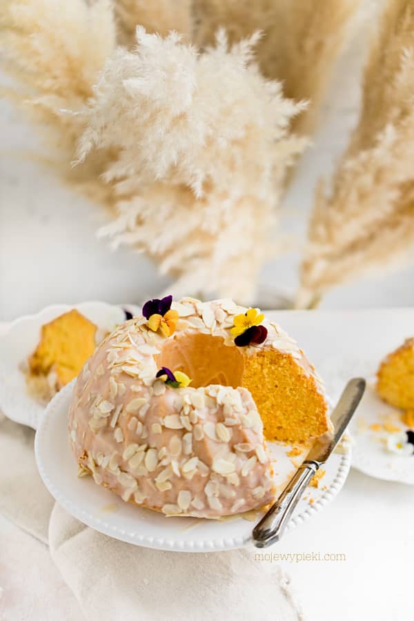 Carrot bundt cake